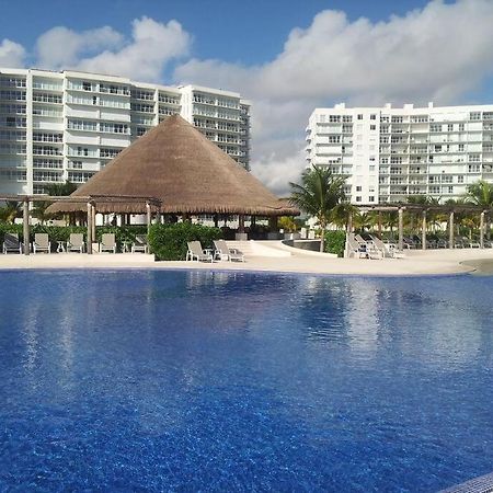 Punta Me Luxury Apartments Ocean View & Beach Front In Amara Cancún Exterior foto