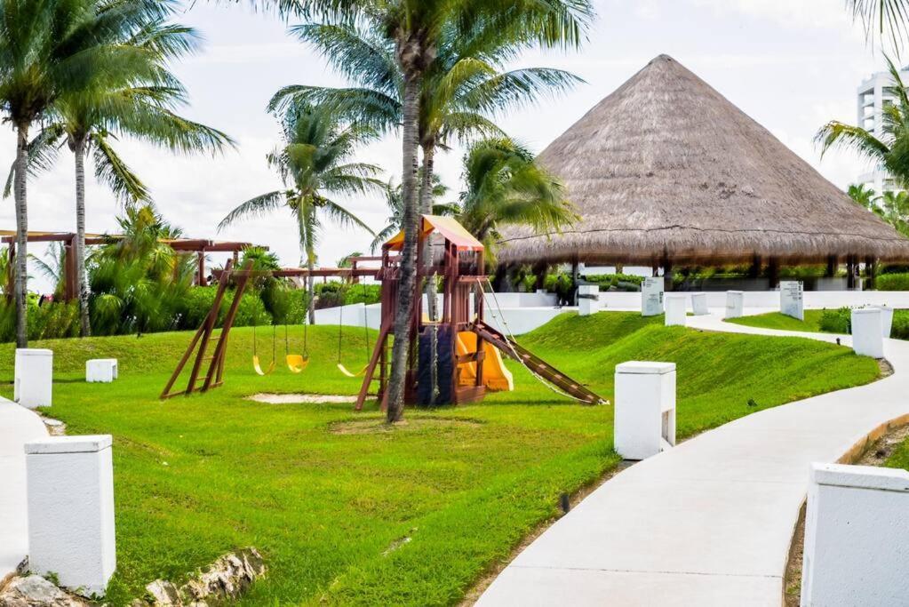 Punta Me Luxury Apartments Ocean View & Beach Front In Amara Cancún Exterior foto
